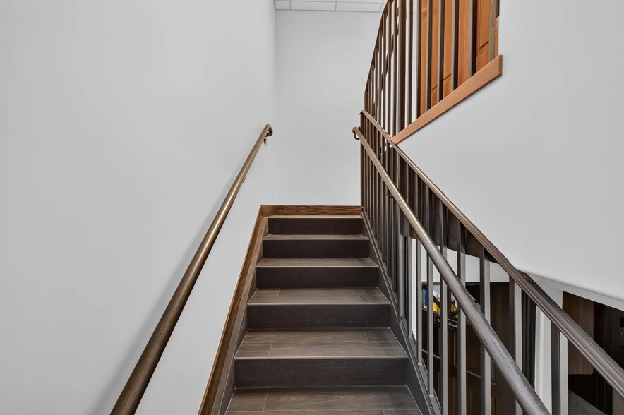 More Photos Of 3030-3050 NW 82nd Ave, Miami Showroom For Sale