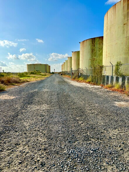 More Photos Of 1603 N State Highway 35, Aransas Pass Land For Sale