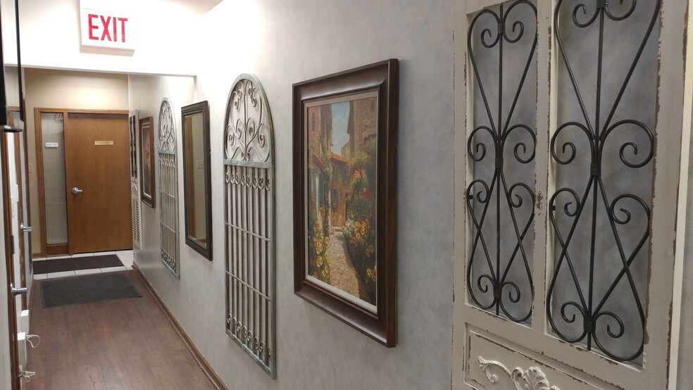 More Photos Of 7620-7632 W 159th St, Orland Park Office For Sale