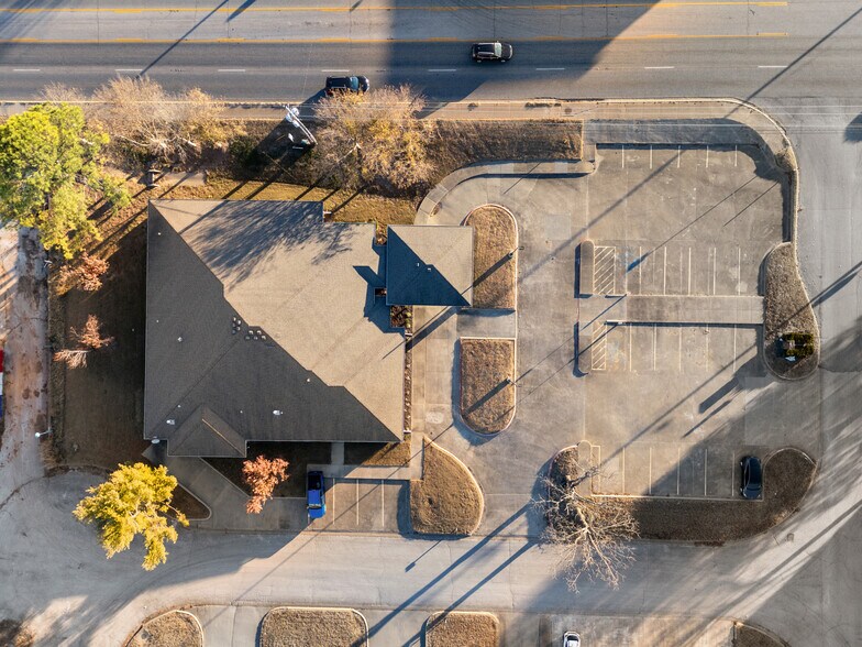 More Photos Of 101 N 37th St, Rogers Medical For Lease