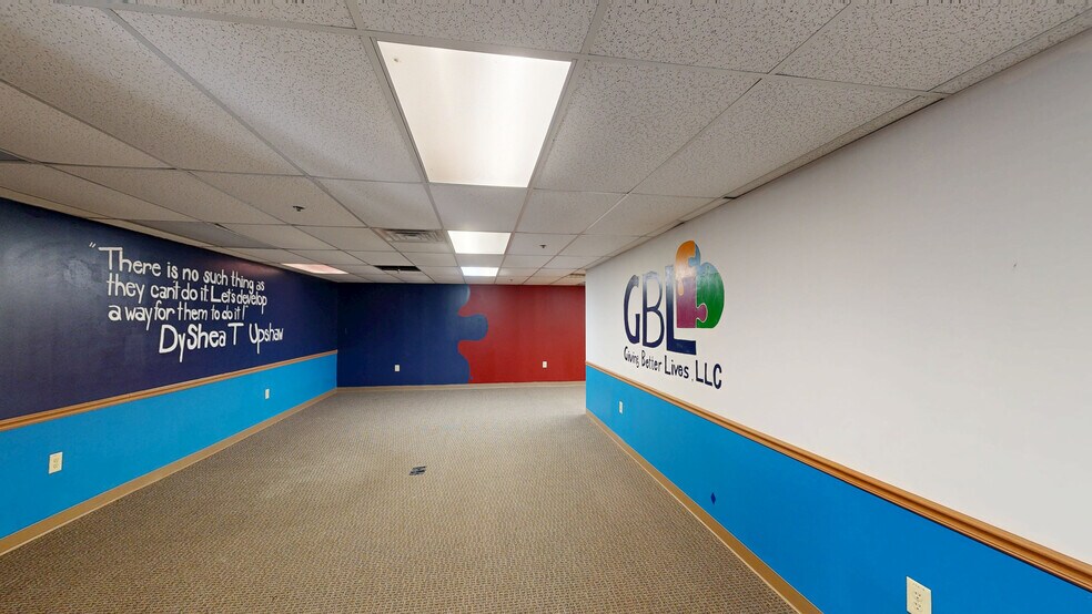 More Photos Of 190 N Evergreen Ave, Woodbury Office For Sale