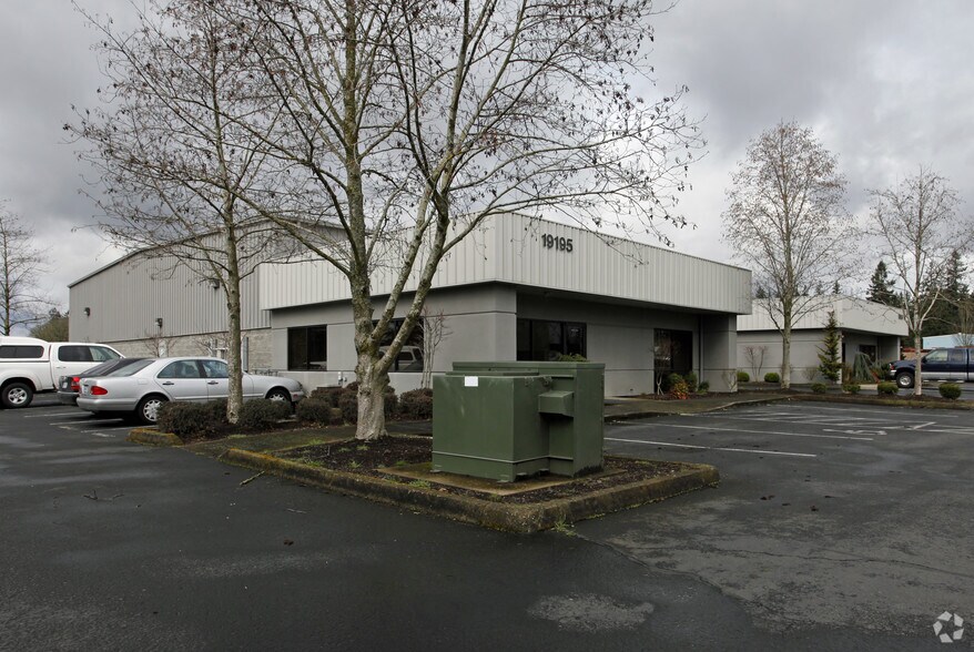 More Photos Of 19155-19195 SW Teton Ave, Tualatin Warehouse For Lease