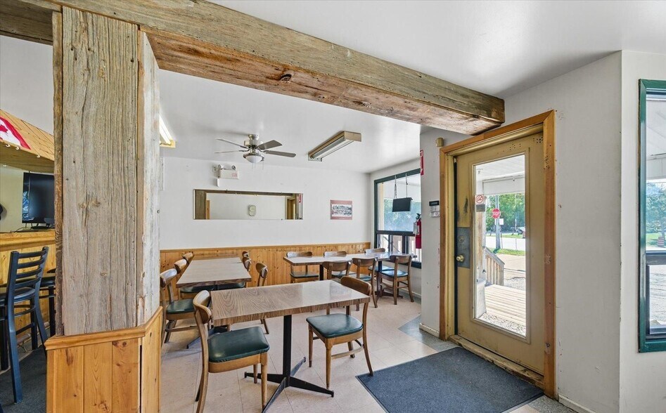 More Photos Of 23035 Lakeridge Rd, Brock Restaurant For Sale