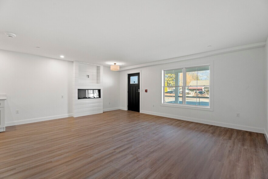More Photos Of 44 Williams Ave, Mystic General Retail For Sale