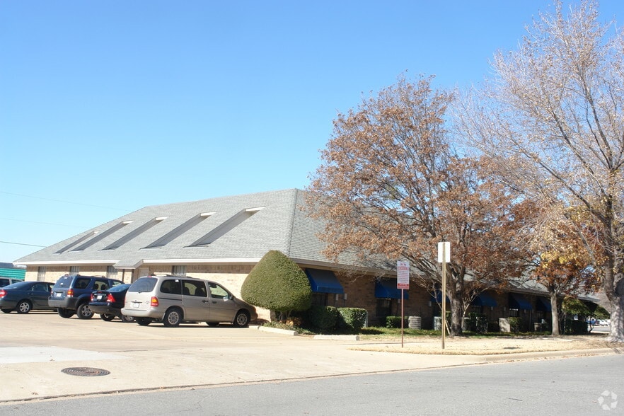 More Photos Of 1245 Southridge Ct, Hurst Office Residential For Lease