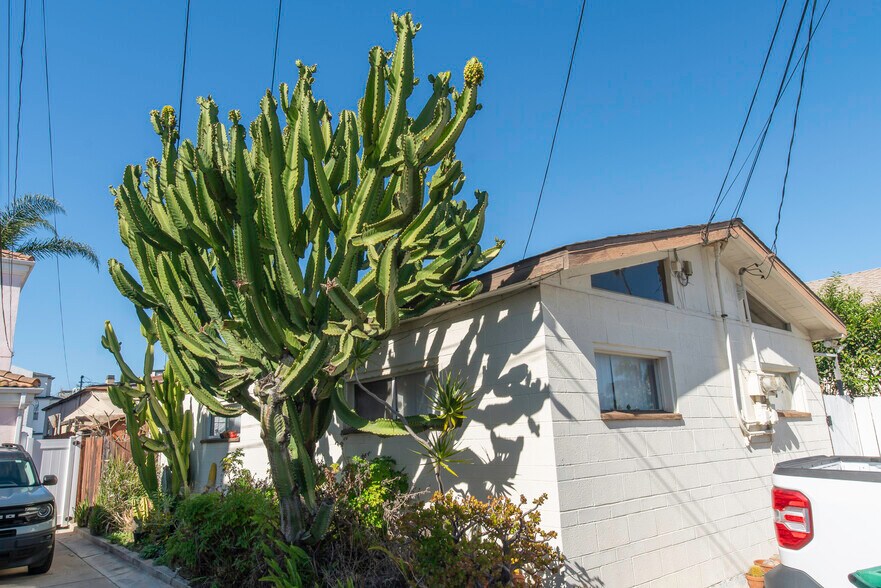 More Photos Of 721 Law St, San Diego Multifamily For Sale