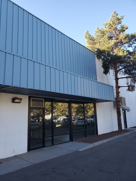 More Photos Of 131-137 Coney Island Dr, Sparks Warehouse For Lease