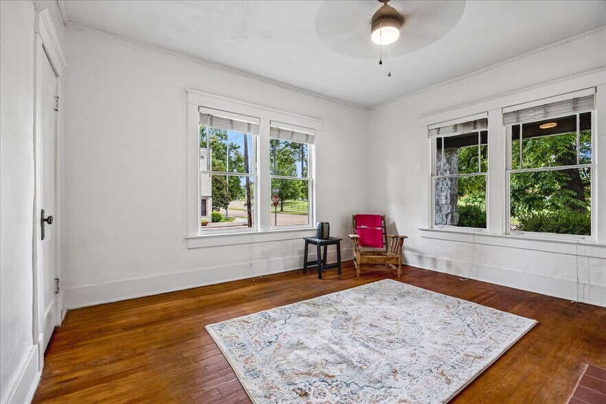 More Photos Of 2562 Sam Cooper Blvd, Memphis Office Residential For Sale