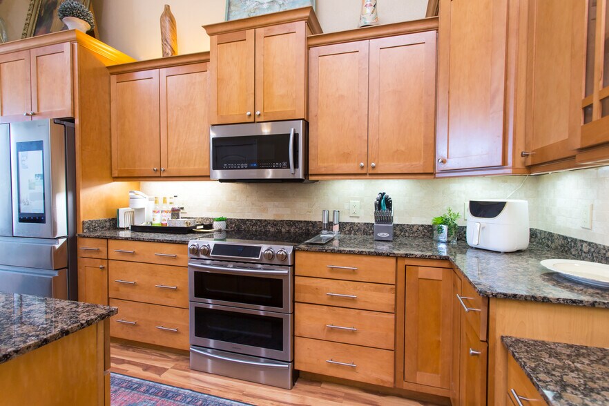 More Photos Of 45 S 9th Ave, Pensacola Office Residential For Sale