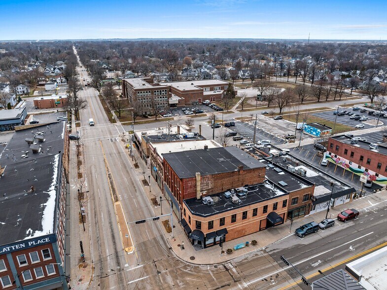 More Photos Of 408 Dousman St, Green Bay Storefront Retail Residential For Sale