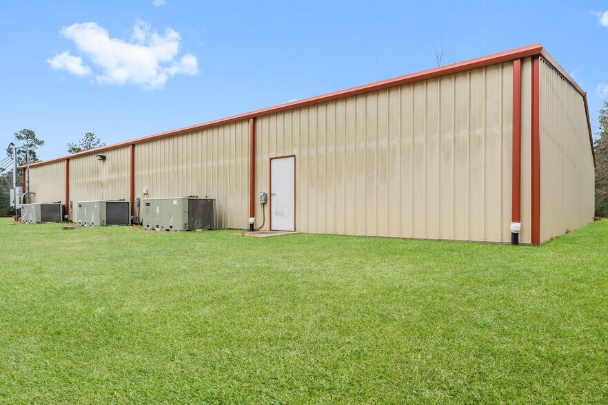 More Photos Of 28925 Nichols Sawmill Rd, Magnolia Warehouse For Lease