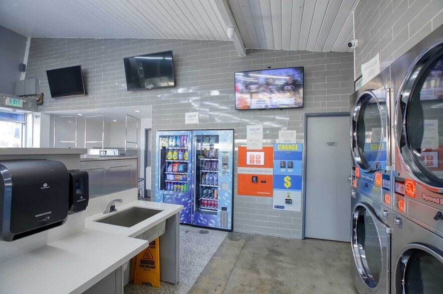 More Photos Of 10504 Victory Blvd, North Hollywood Freestanding For Sale