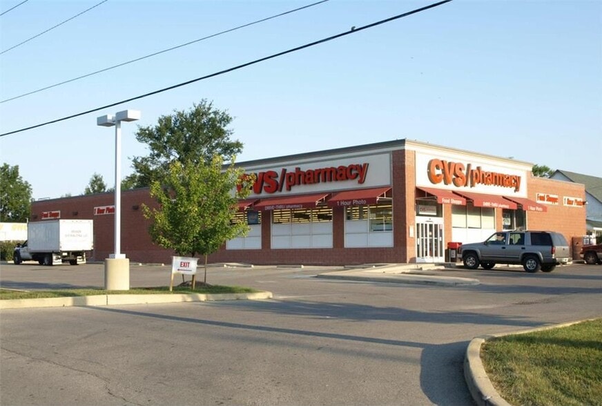 Primary Photo Of 618 S Main St, North Webster Drugstore For Sale