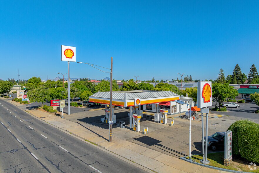 More Photos Of 865 Colusa Ave, Yuba City Department Store For Sale