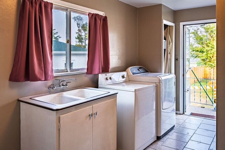 More Photos Of 404 10th St, Wheatland Apartments For Sale