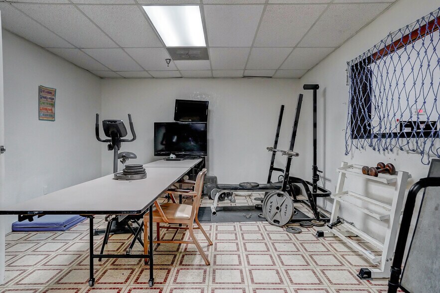 More Photos Of 950 S Central Ave, Compton Schools For Sale