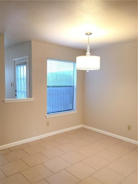 More Photos Of 12306 Abney Dr, Austin Apartments For Sale