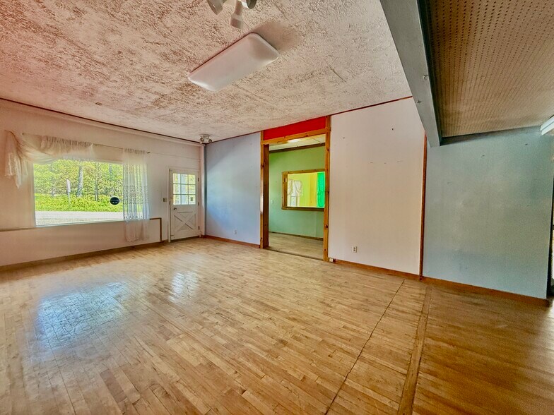 More Photos Of 5085 Route 23A, Haines Falls Flex For Sale