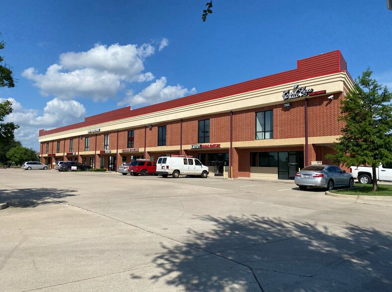 More Photos Of 2640 Old Denton Rd, Carrollton Storefront For Lease