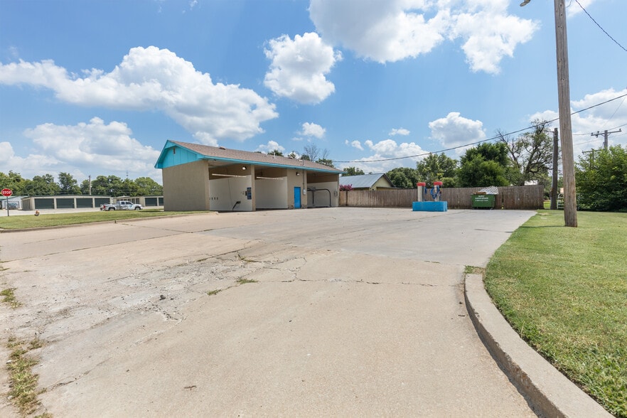 More Photos Of 1003 N Main St, Tonkawa Carwash For Sale