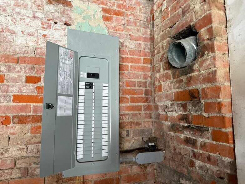 More Photos Of 107 W Main St, Coffeen Storefront Retail Residential For Sale