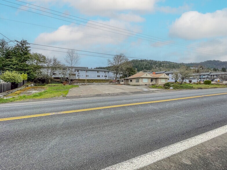 More Photos Of 859 W Lookingglass Rd, Roseburg Office For Sale