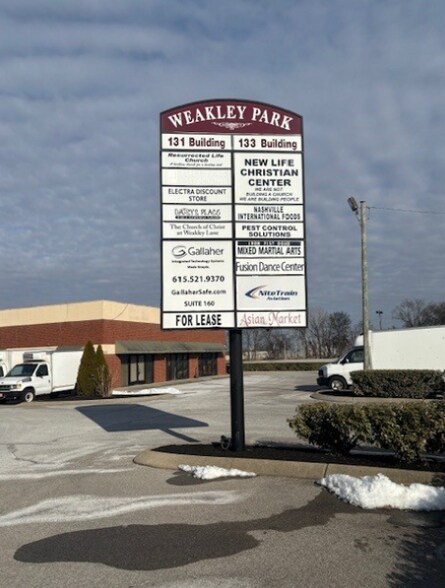 More Photos Of 131 Weakley Ln, Smyrna Flex For Lease