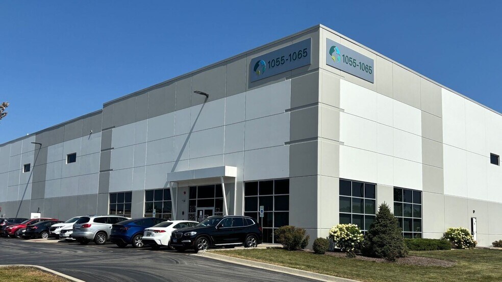 Primary Photo Of 1055-1065 Sesame St, Bensenville Distribution For Lease