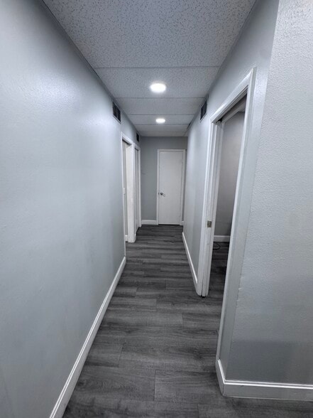 More Photos Of 2700 S Tamiami Trl, Sarasota Medical For Lease