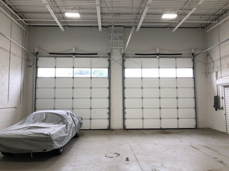 More Photos Of 1000 Fulton St, Farmingdale Warehouse For Sale