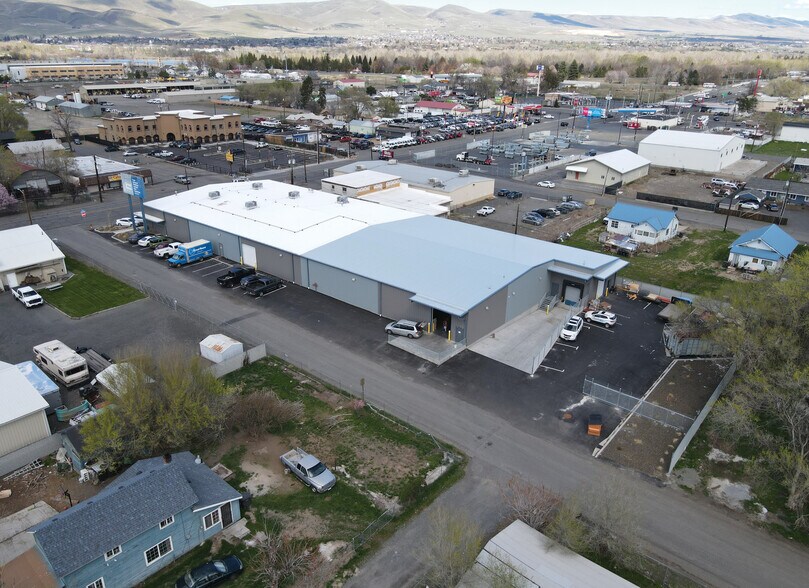 More Photos Of 1508 E Nob Hill Blvd, Yakima Freestanding For Sale