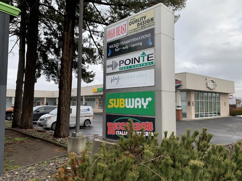 More Photos Of 247 Thain Rd, Lewiston Office For Lease