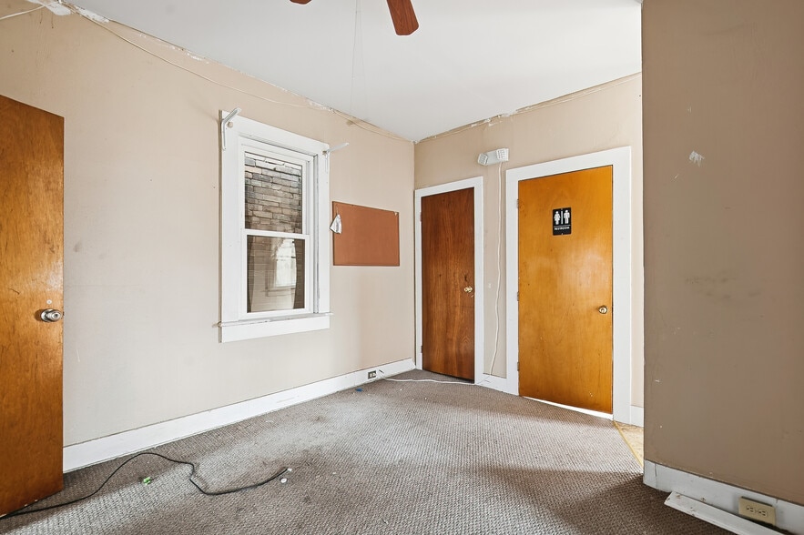 More Photos Of 8 W Olive St, Scranton Office For Sale