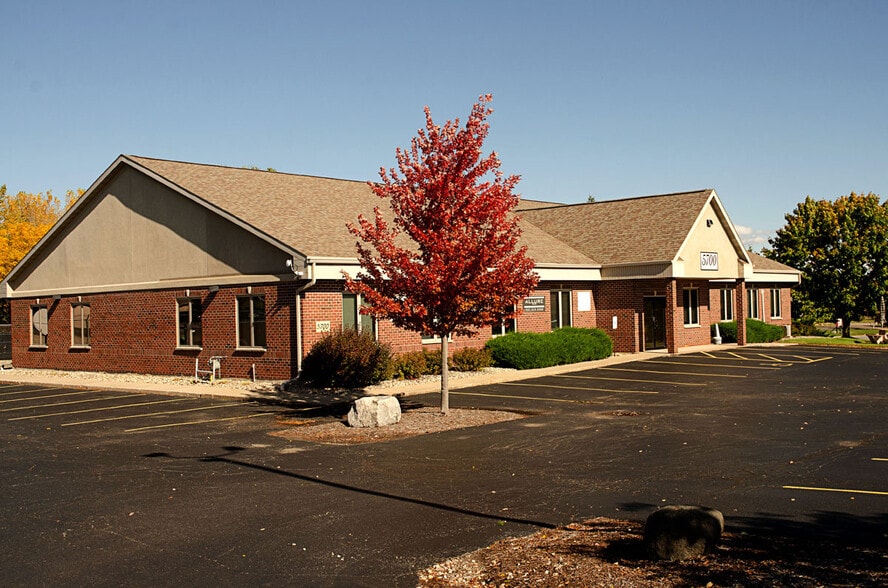 More Photos Of 5793 W Grande Market Dr, Appleton Unknown For Lease