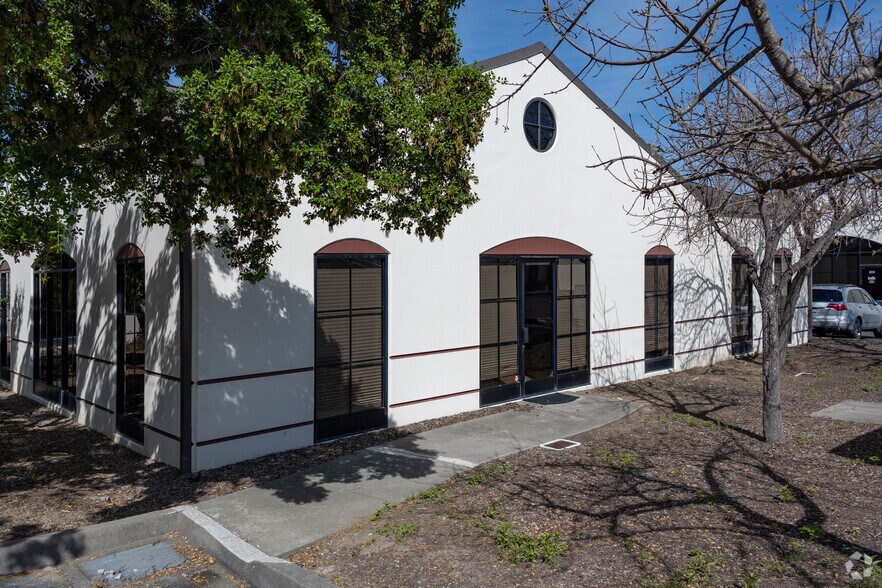 More Photos Of 215 W Gateway Rd, Napa Research And Development For Sale