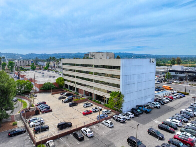 More Photos Of 5900 Sepulveda Blvd, Van Nuys Office For Sale
