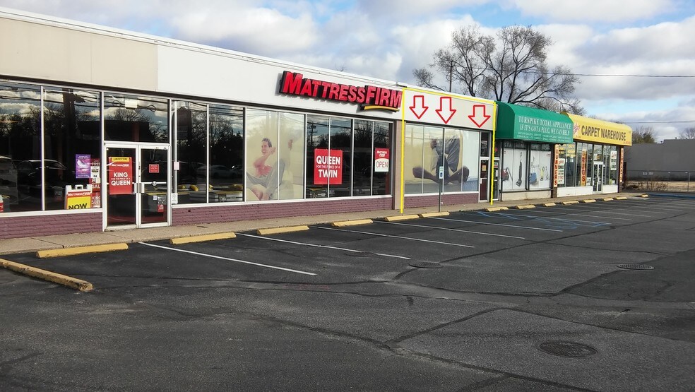 Primary Photo Of 6177-6183 Jericho Tpke, Commack Unknown For Lease