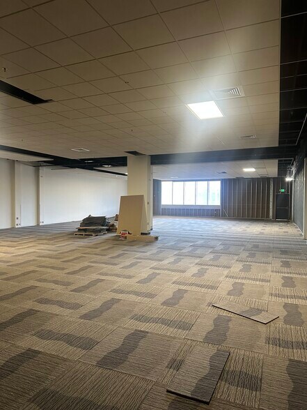 More Photos Of 815 14th St SW, Loveland Light Distribution For Lease