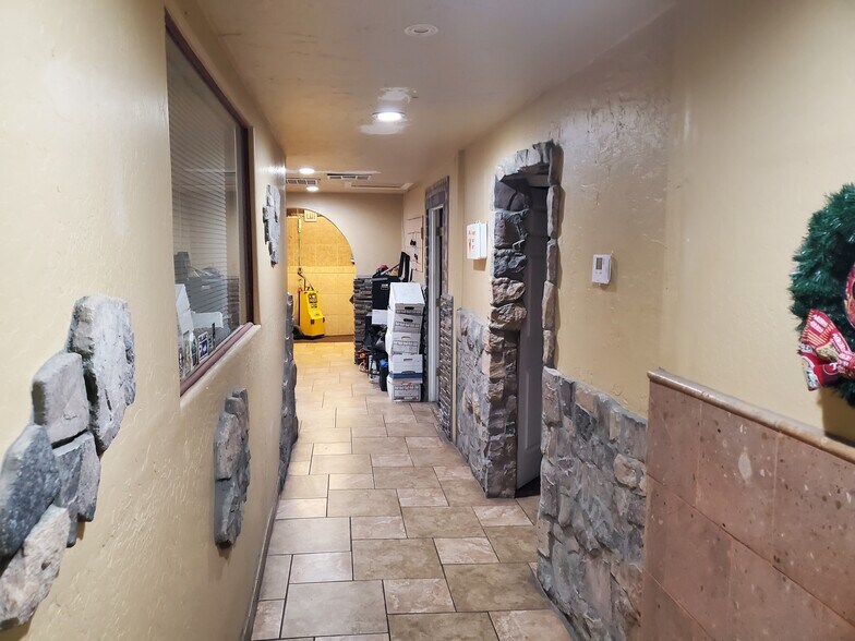 More Photos Of 955 E Main St, Mesa Freestanding For Sale