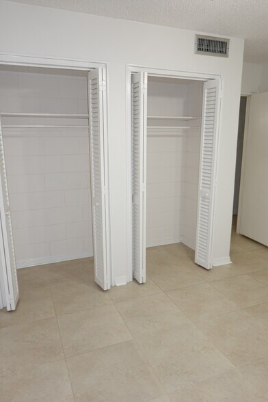 More Photos Of 2887 S Osceola Ave, Orlando Office For Sale