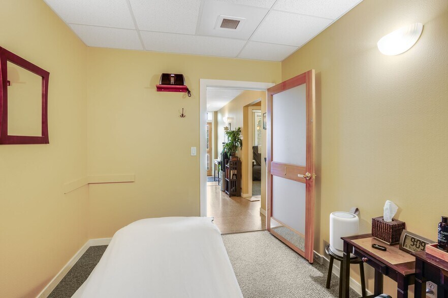 More Photos Of 1712 12th, The Dalles Medical For Sale