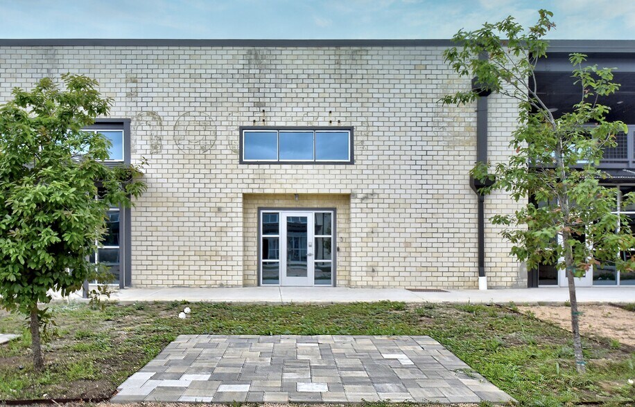 More Photos Of 215 Coca Cola Pl, San Antonio Apartments For Lease