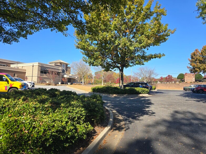 More Photos Of 4574 Lawrenceville Hwy NW, Lilburn Medical For Sale