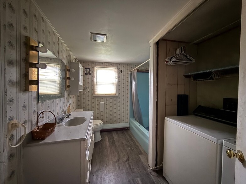 More Photos Of 137 Southbridge Rd, Charlton Warehouse For Sale