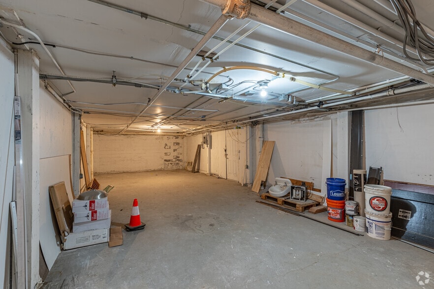 More Photos Of 1539-1541 W Burnside St, Portland Apartments For Sale