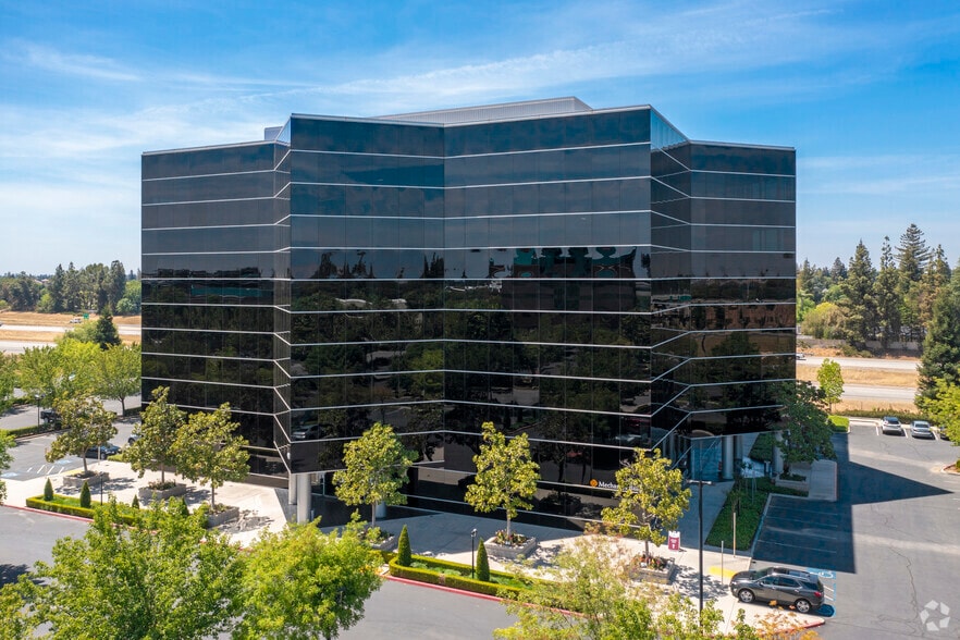 More Photos Of 45 E River Park Pl W, Fresno Office Residential For Lease