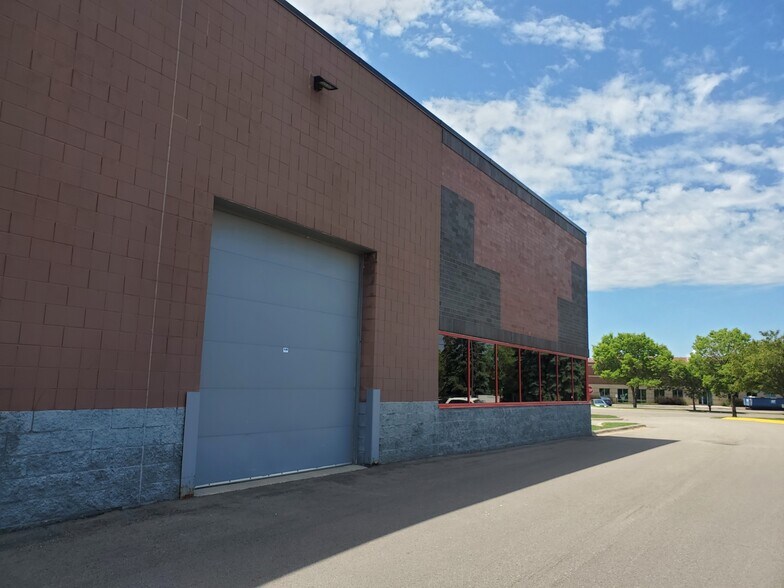 More Photos Of 2635 W University Ave, Saint Paul Unknown For Lease