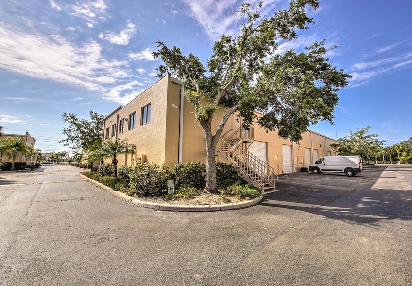 More Photos Of 28210 Old US Highway 41, Bonita Springs Light Manufacturing For Sale