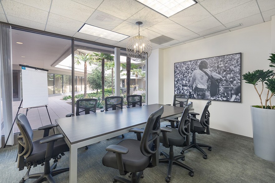 More Photos Of 23 Corporate Plaza Dr, Newport Beach Coworking Space