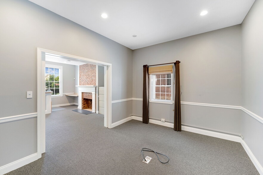 More Photos Of 201-203 Loudoun St SW, Leesburg Office Residential For Lease